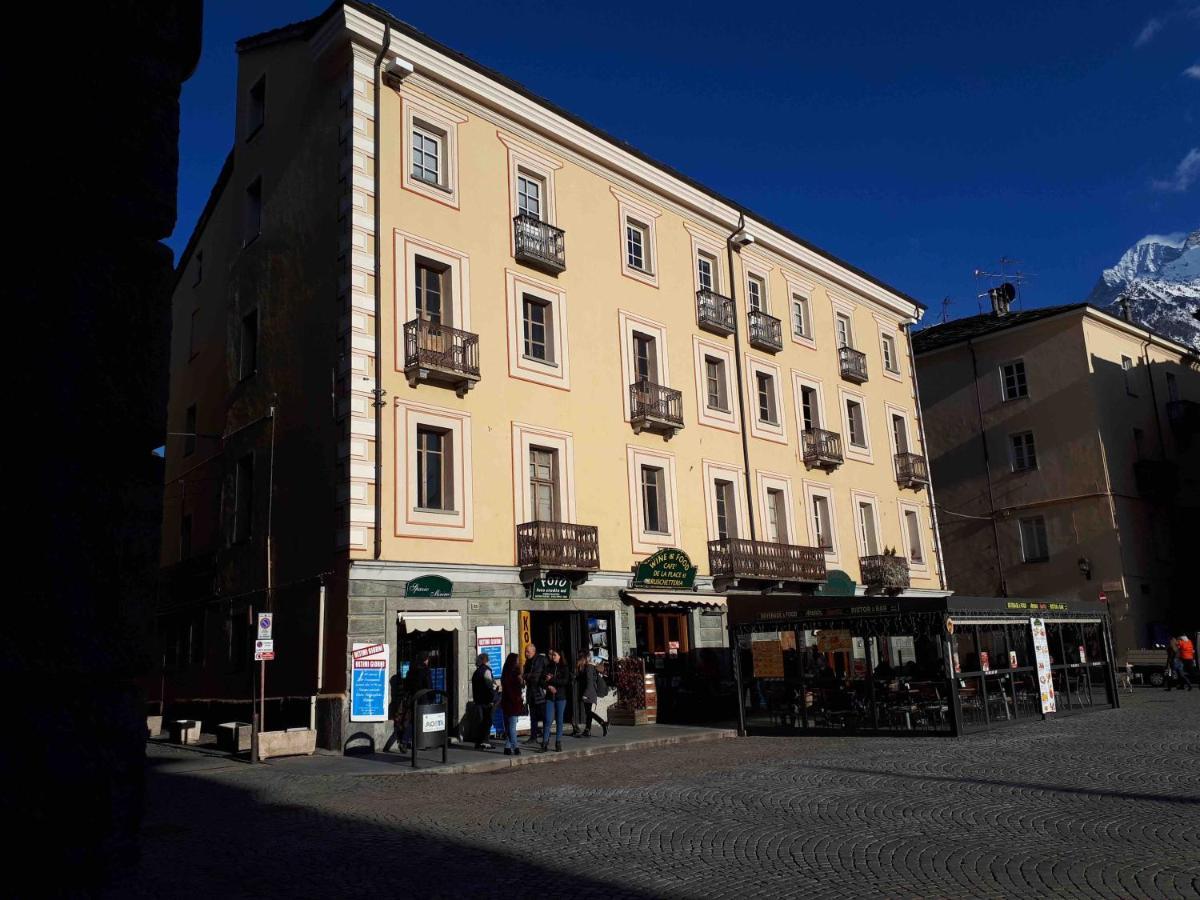 Les Fleuves - Doire Apartman Aosta Kültér fotó